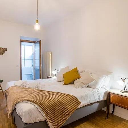 Guesthost - Casa Bar 2 - Stylish Dongo